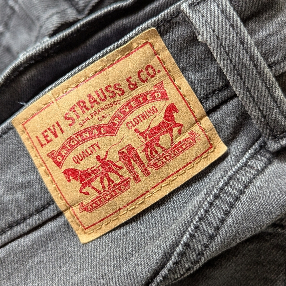 Levi’s Iconic Ribcage High Rise Straight Leg Jeans Black Denim Sz 27 - Picture 13 of 16